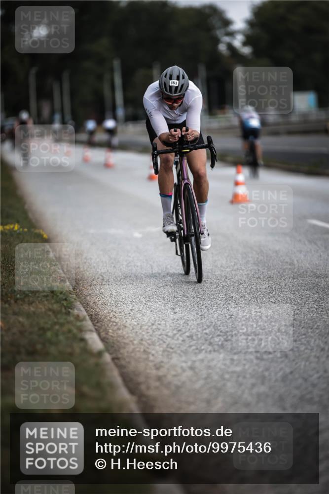 16.08.2026 - KN Förde Triathlon 2026 H.Heesch http://msf.ph/oto/9975436 16.08.2026 11:11:26 Radfahren 353, 409 meine-sportfotos.de