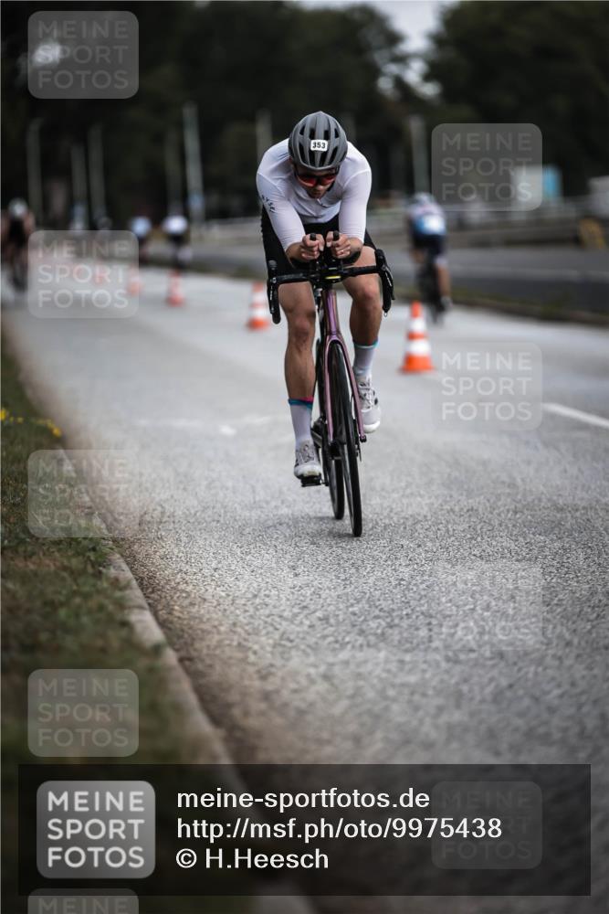 16.08.2026 - KN Förde Triathlon 2026 H.Heesch http://msf.ph/oto/9975438 16.08.2026 11:11:27 Radfahren 353, 409 meine-sportfotos.de