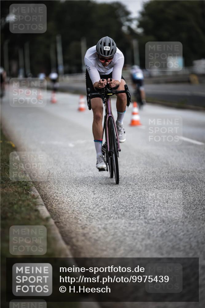 16.08.2026 - KN Förde Triathlon 2026 H.Heesch http://msf.ph/oto/9975439 16.08.2026 11:11:27 Radfahren 353, 409 meine-sportfotos.de