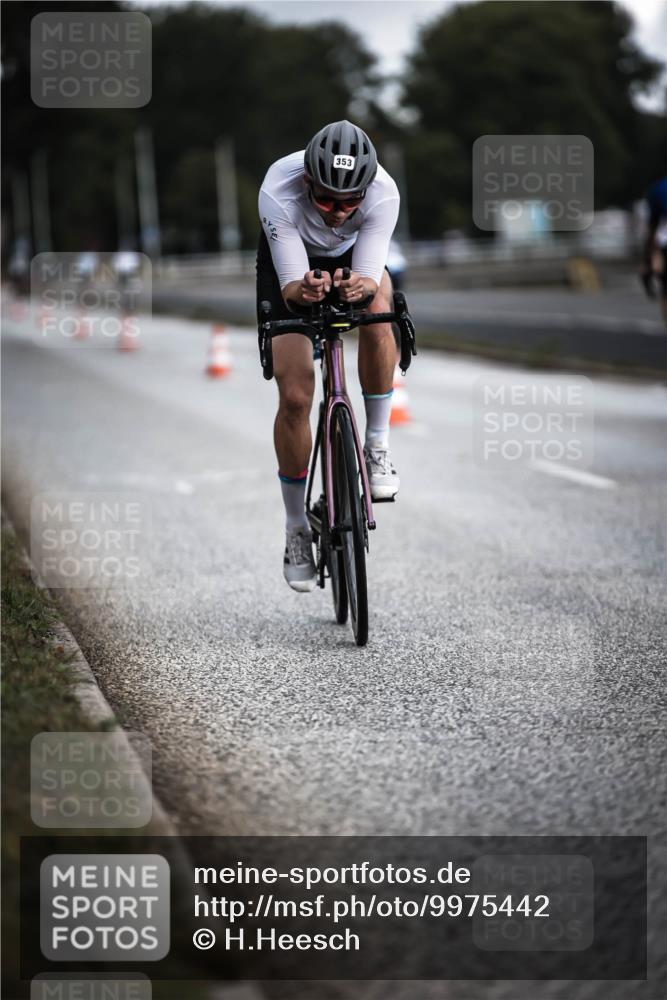 16.08.2026 - KN Förde Triathlon 2026 H.Heesch http://msf.ph/oto/9975442 16.08.2026 11:11:27 Radfahren 353, 409 meine-sportfotos.de