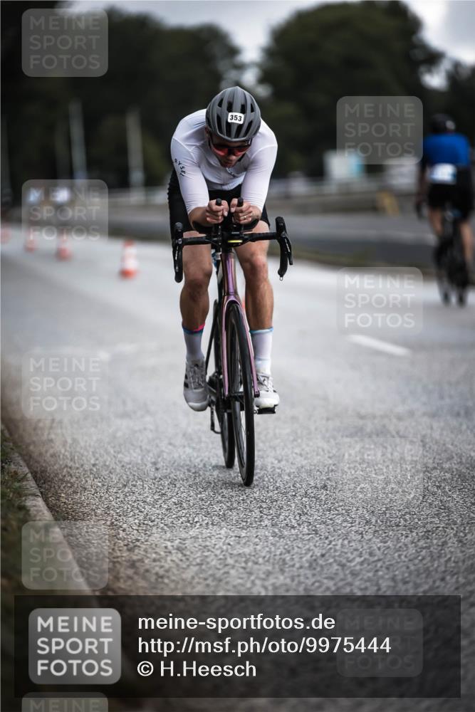16.08.2026 - KN Förde Triathlon 2026 H.Heesch http://msf.ph/oto/9975444 16.08.2026 11:11:27 Radfahren 353, 409 meine-sportfotos.de