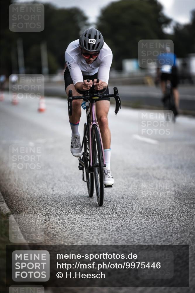 16.08.2026 - KN Förde Triathlon 2026 H.Heesch http://msf.ph/oto/9975446 16.08.2026 11:11:27 Radfahren 353, 409 meine-sportfotos.de