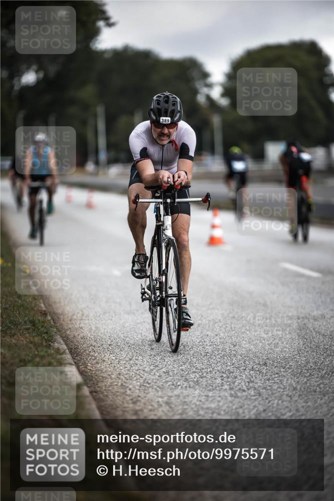 16.08.2026 - KN Förde Triathlon 2026 H.Heesch http://msf.ph/oto/9975571 16.08.2026 11:12:01 Radfahren 357, 369, 370, 389, 393, 397 meine-sportfotos.de