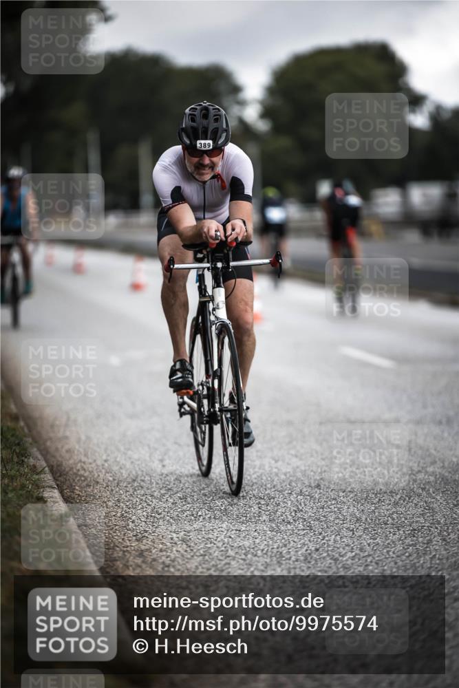 16.08.2026 - KN Förde Triathlon 2026 H.Heesch http://msf.ph/oto/9975574 16.08.2026 11:12:01 Radfahren 357, 369, 370, 389, 393, 397 meine-sportfotos.de