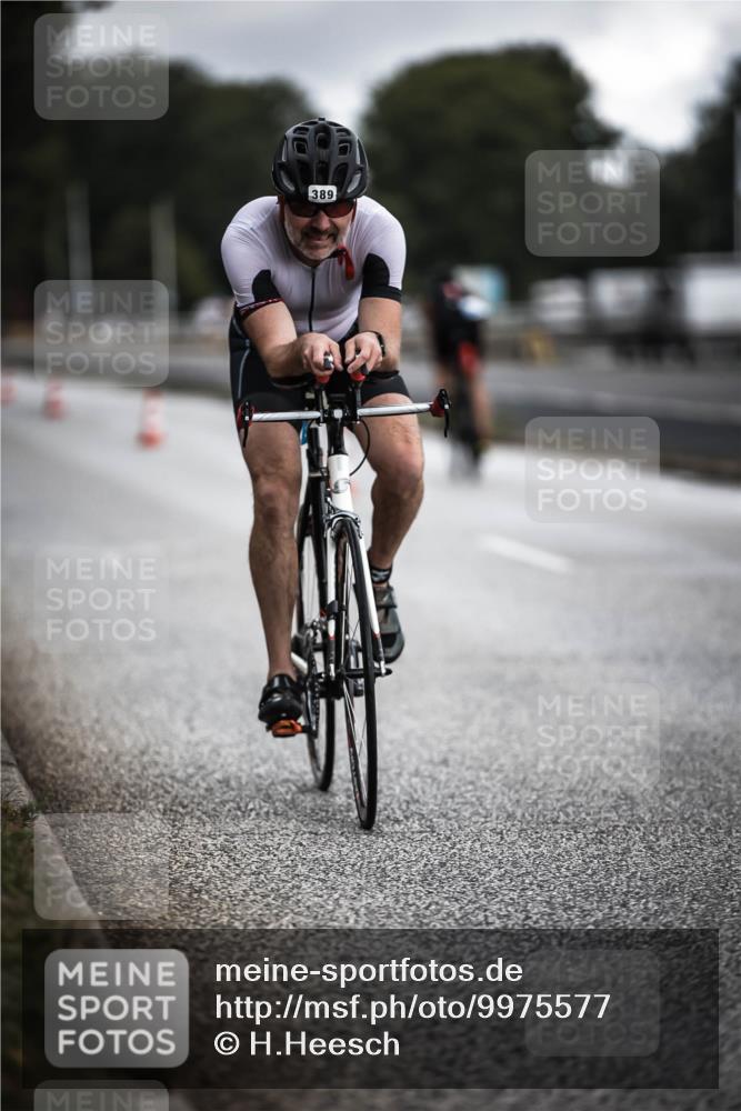 16.08.2026 - KN Förde Triathlon 2026 H.Heesch http://msf.ph/oto/9975577 16.08.2026 11:12:01 Radfahren 357, 369, 370, 389, 393, 397 meine-sportfotos.de