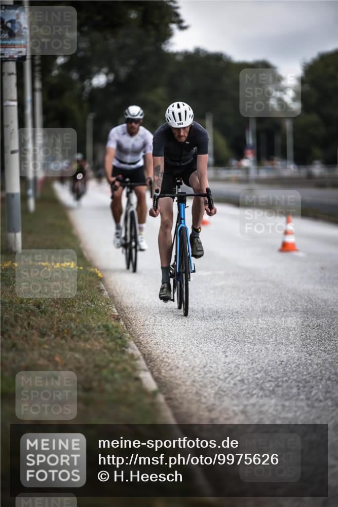 16.08.2026 - KN Förde Triathlon 2026 H.Heesch http://msf.ph/oto/9975626 16.08.2026 11:12:20 Radfahren 315, 388, 400, 408 meine-sportfotos.de