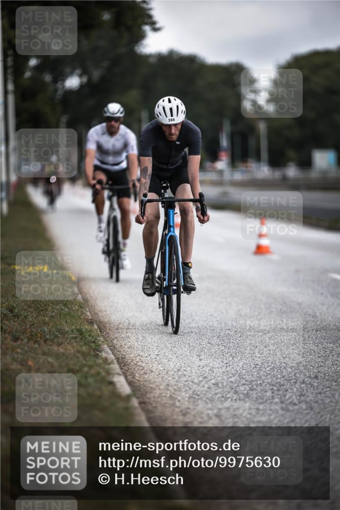 16.08.2026 - KN Förde Triathlon 2026 H.Heesch http://msf.ph/oto/9975630 16.08.2026 11:12:20 Radfahren 315, 388, 400, 408 meine-sportfotos.de
