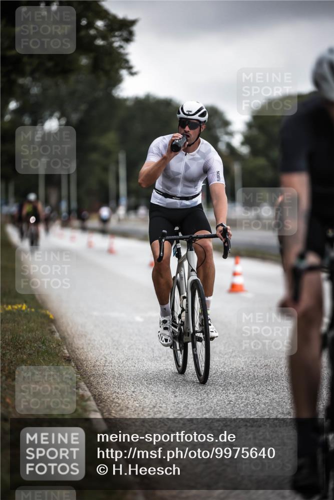16.08.2026 - KN Förde Triathlon 2026 H.Heesch http://msf.ph/oto/9975640 16.08.2026 11:12:21 Radfahren 315, 388, 400, 408 meine-sportfotos.de