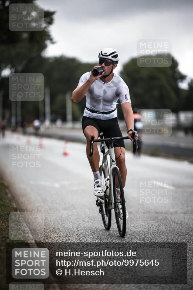 16.08.2026 - KN Förde Triathlon 2026 H.Heesch http://msf.ph/oto/9975645 16.08.2026 11:12:21 Radfahren 315, 388, 400, 408 meine-sportfotos.de