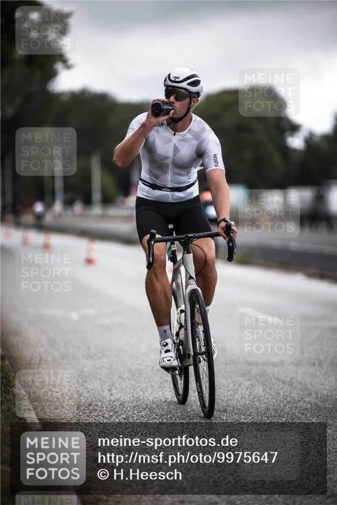 16.08.2026 - KN Förde Triathlon 2026 H.Heesch http://msf.ph/oto/9975647 16.08.2026 11:12:21 Radfahren 315, 388, 400, 408 meine-sportfotos.de