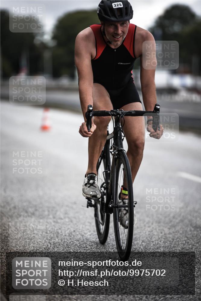 16.08.2026 - KN Förde Triathlon 2026 H.Heesch http://msf.ph/oto/9975702 16.08.2026 11:12:37 Radfahren 323, 325, 374, 407, 412 meine-sportfotos.de