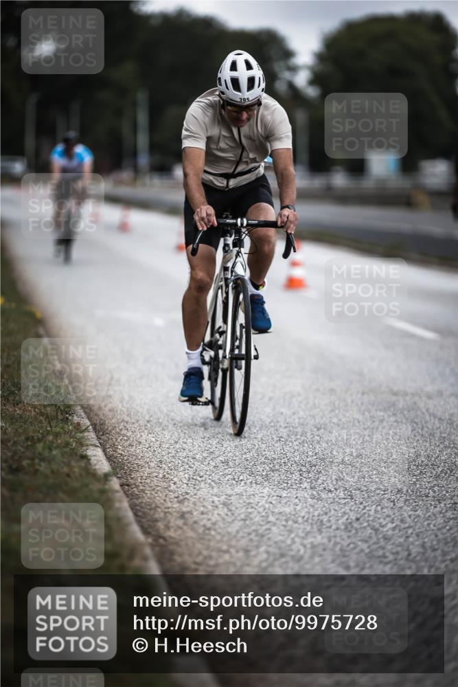 16.08.2026 - KN Förde Triathlon 2026 H.Heesch http://msf.ph/oto/9975728 16.08.2026 11:12:43 Radfahren 395, 407, 410 meine-sportfotos.de