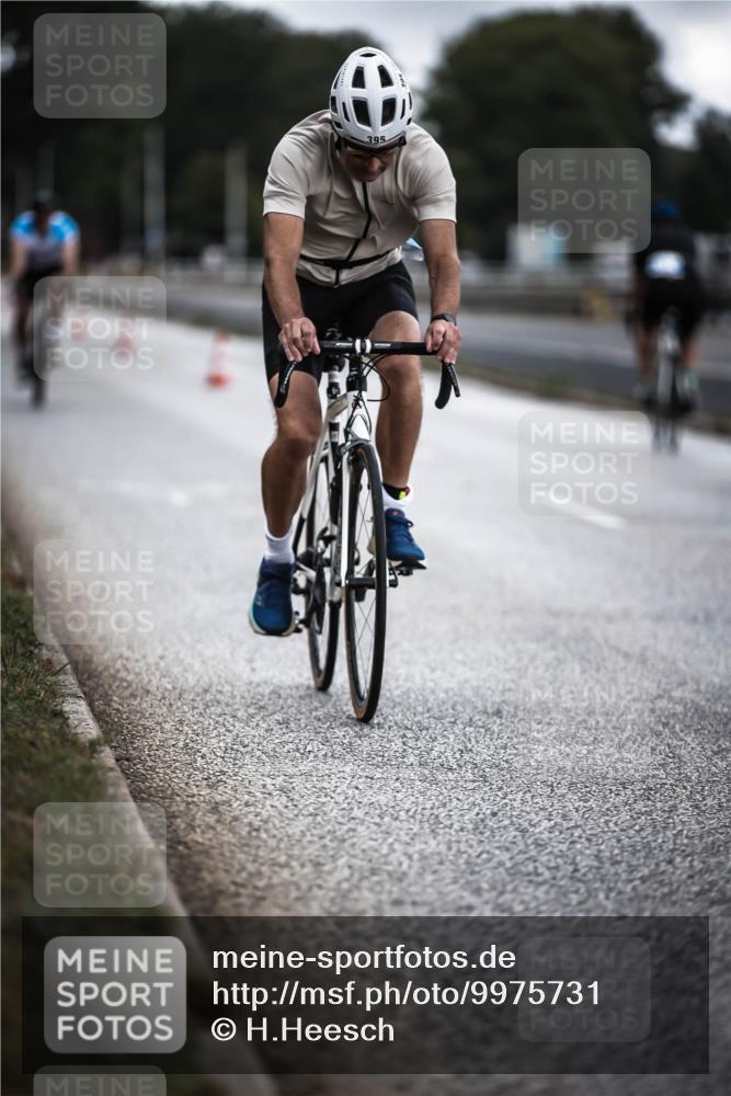 16.08.2026 - KN Förde Triathlon 2026 H.Heesch http://msf.ph/oto/9975731 16.08.2026 11:12:44 Radfahren 395, 407, 410 meine-sportfotos.de