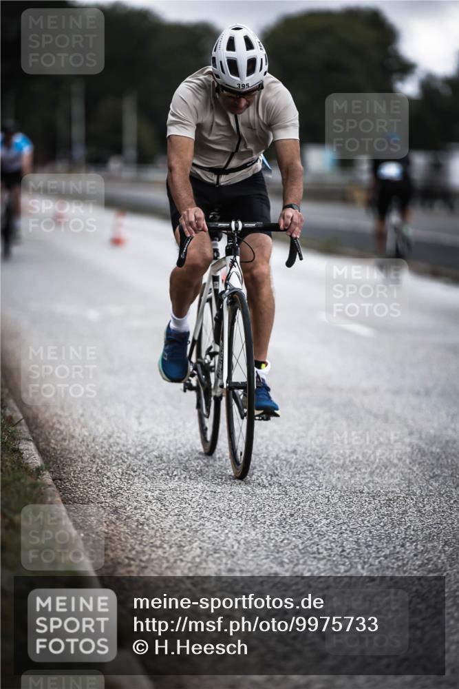 16.08.2026 - KN Förde Triathlon 2026 H.Heesch http://msf.ph/oto/9975733 16.08.2026 11:12:44 Radfahren 395, 407, 410 meine-sportfotos.de
