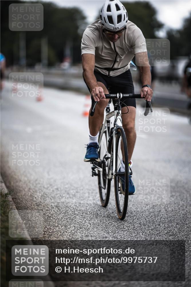 16.08.2026 - KN Förde Triathlon 2026 H.Heesch http://msf.ph/oto/9975737 16.08.2026 11:12:44 Radfahren 395, 407, 410 meine-sportfotos.de