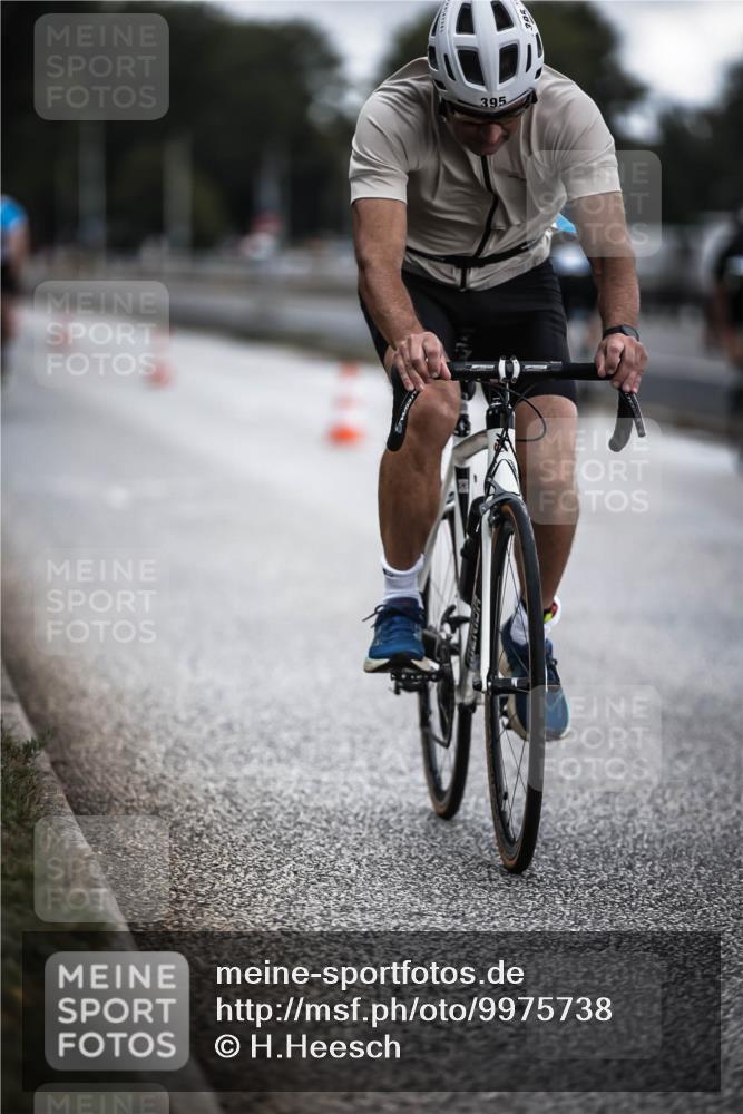 16.08.2026 - KN Förde Triathlon 2026 H.Heesch http://msf.ph/oto/9975738 16.08.2026 11:12:44 Radfahren 395, 407, 410 meine-sportfotos.de