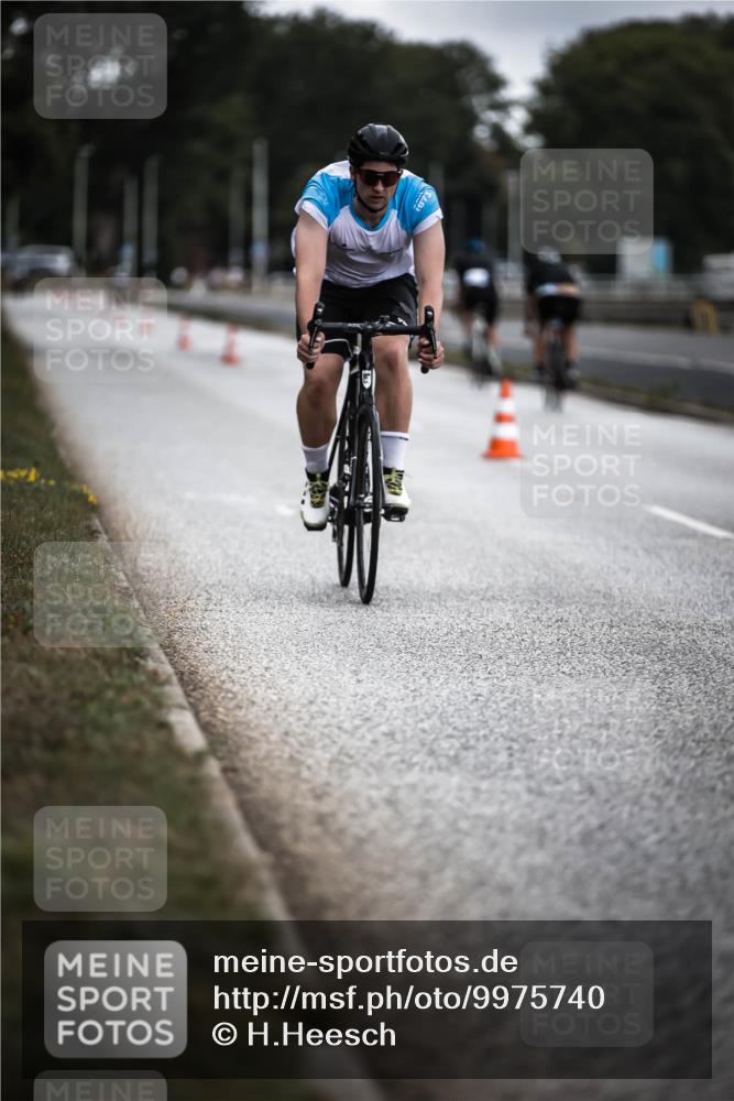 16.08.2026 - KN Förde Triathlon 2026 H.Heesch http://msf.ph/oto/9975740 16.08.2026 11:12:46 Radfahren 395, 410 meine-sportfotos.de