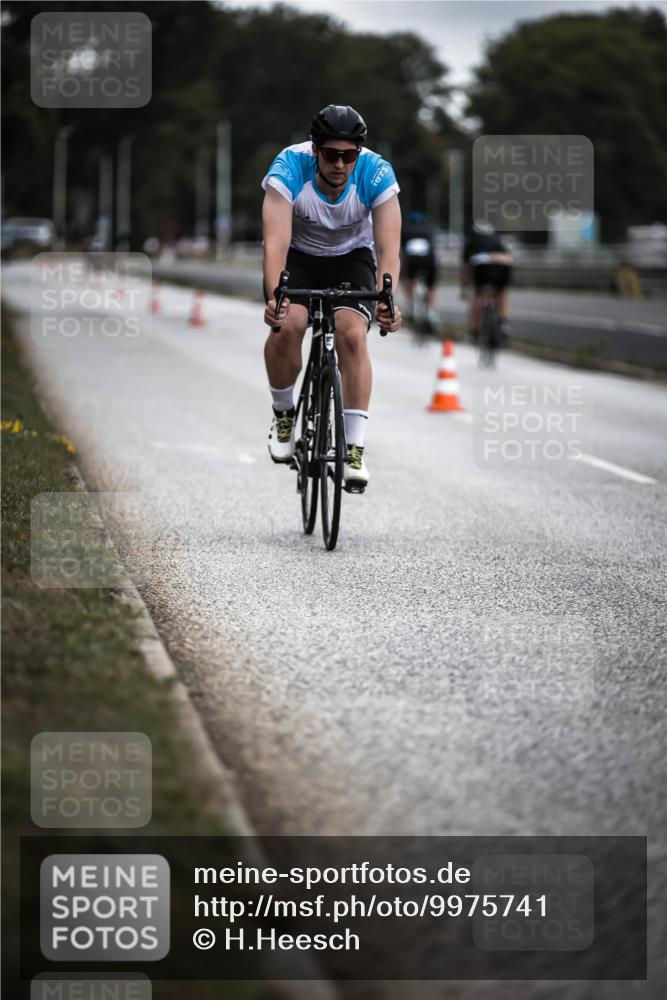 16.08.2026 - KN Förde Triathlon 2026 H.Heesch http://msf.ph/oto/9975741 16.08.2026 11:12:47 Radfahren 395, 410 meine-sportfotos.de