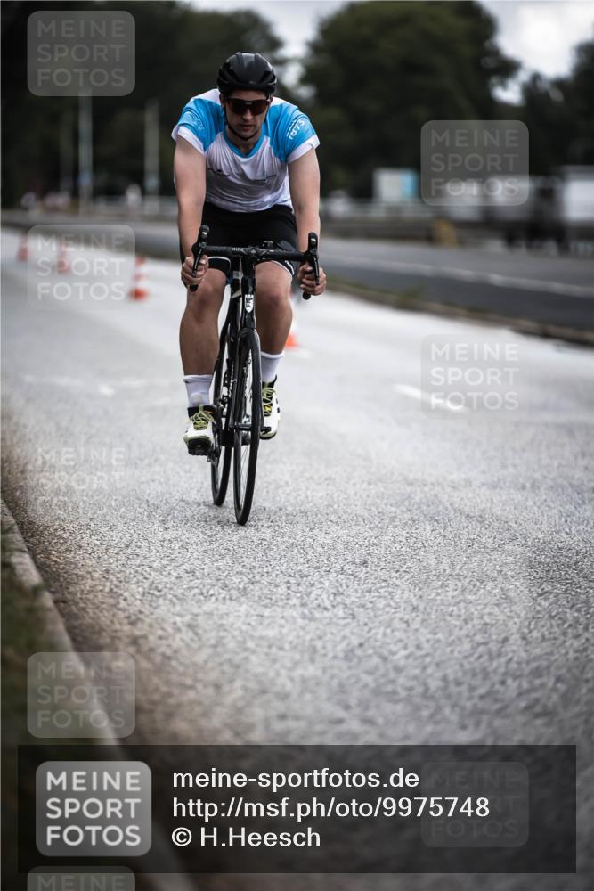 16.08.2026 - KN Förde Triathlon 2026 H.Heesch http://msf.ph/oto/9975748 16.08.2026 11:12:47 Radfahren 395, 410 meine-sportfotos.de