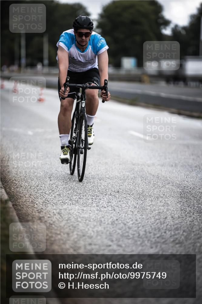 16.08.2026 - KN Förde Triathlon 2026 H.Heesch http://msf.ph/oto/9975749 16.08.2026 11:12:47 Radfahren 395, 410 meine-sportfotos.de