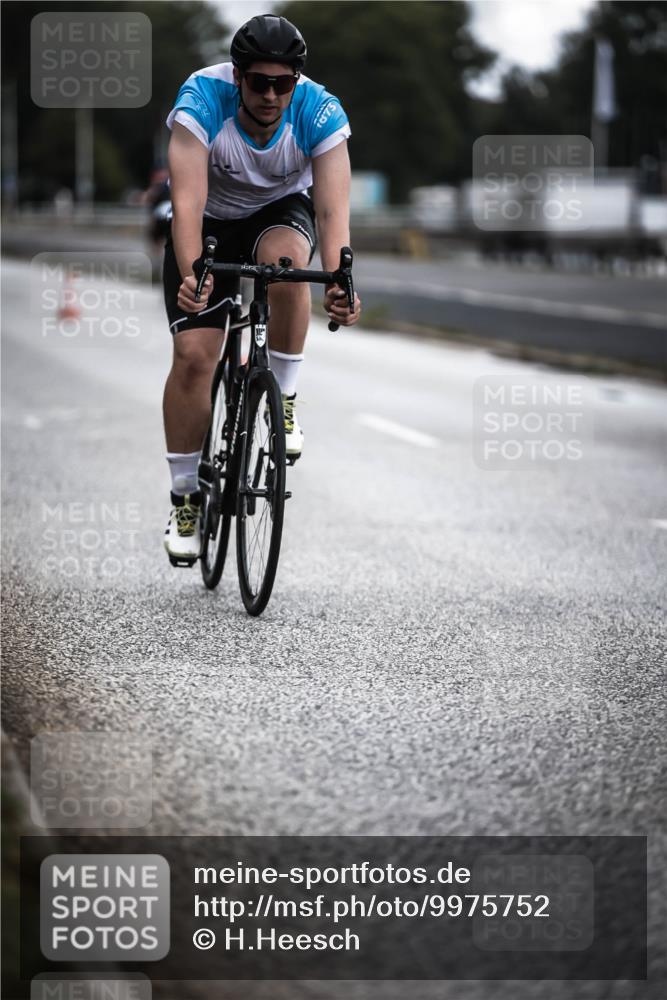 16.08.2026 - KN Förde Triathlon 2026 H.Heesch http://msf.ph/oto/9975752 16.08.2026 11:12:47 Radfahren 395, 410 meine-sportfotos.de