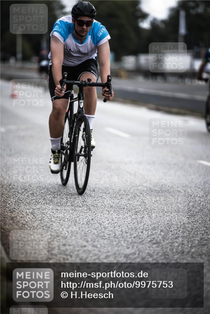 16.08.2026 - KN Förde Triathlon 2026 H.Heesch http://msf.ph/oto/9975753 16.08.2026 11:12:47 Radfahren 395, 410 meine-sportfotos.de