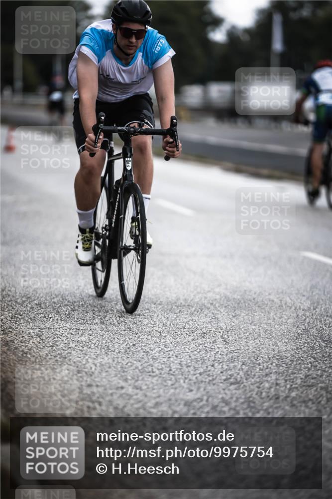 16.08.2026 - KN Förde Triathlon 2026 H.Heesch http://msf.ph/oto/9975754 16.08.2026 11:12:47 Radfahren 395, 410 meine-sportfotos.de