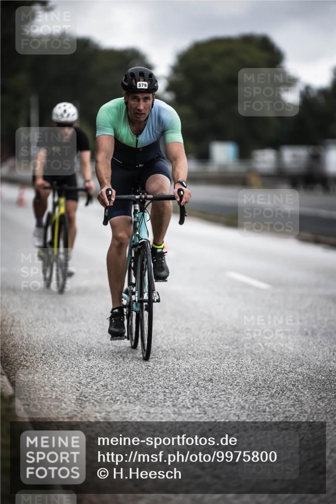 16.08.2026 - KN Förde Triathlon 2026 H.Heesch http://msf.ph/oto/9975800 16.08.2026 11:13:17 Radfahren 329, 379, 385, 422 meine-sportfotos.de