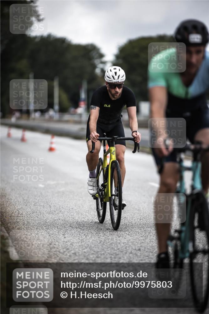 16.08.2026 - KN Förde Triathlon 2026 H.Heesch http://msf.ph/oto/9975803 16.08.2026 11:13:18 Radfahren 329, 379, 385 meine-sportfotos.de