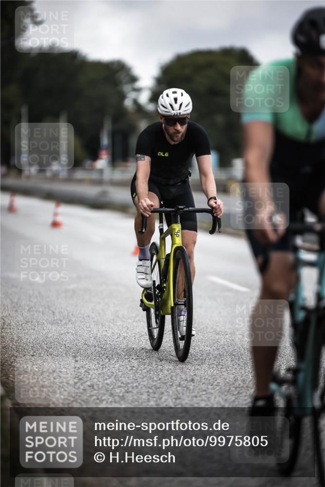16.08.2026 - KN Förde Triathlon 2026 H.Heesch http://msf.ph/oto/9975805 16.08.2026 11:13:18 Radfahren 329, 379, 385 meine-sportfotos.de
