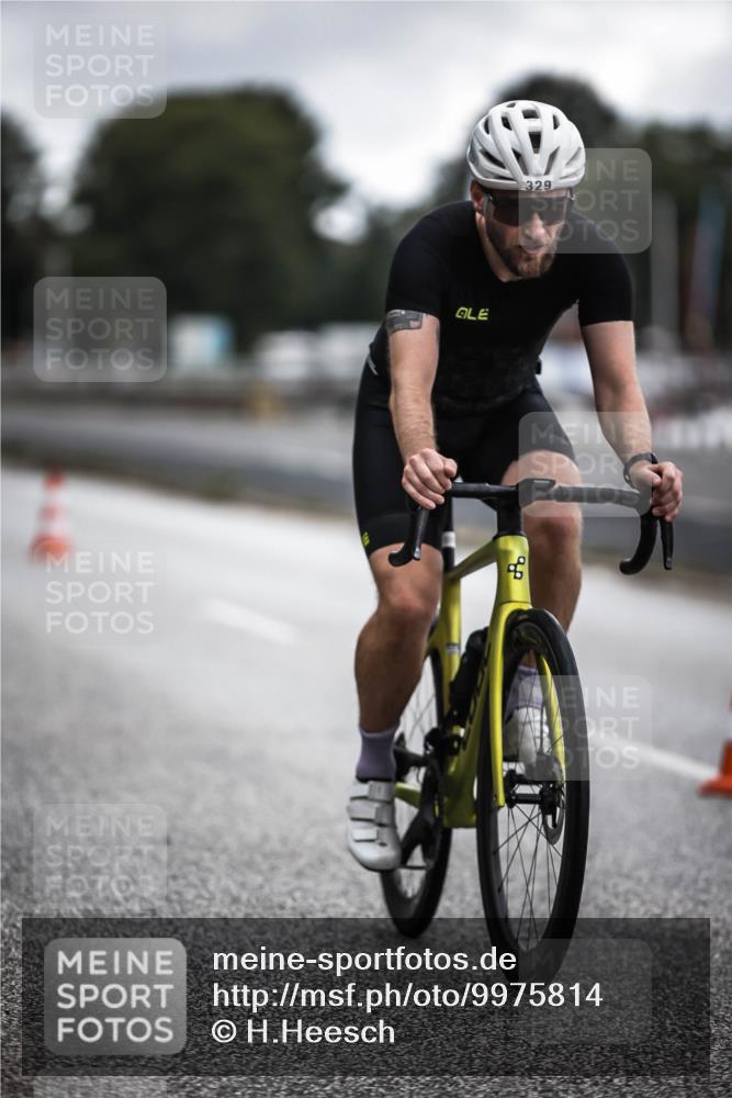 16.08.2026 - KN Förde Triathlon 2026 H.Heesch http://msf.ph/oto/9975814 16.08.2026 11:13:18 Radfahren 329, 379, 385 meine-sportfotos.de