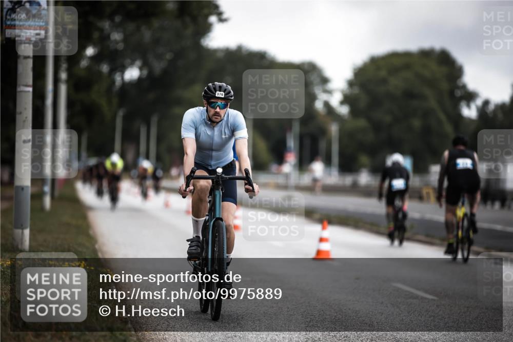 16.08.2026 - KN Förde Triathlon 2026 H.Heesch http://msf.ph/oto/9975889 16.08.2026 11:13:43 Radfahren 331, 360, 376, 386, 406, 430 meine-sportfotos.de