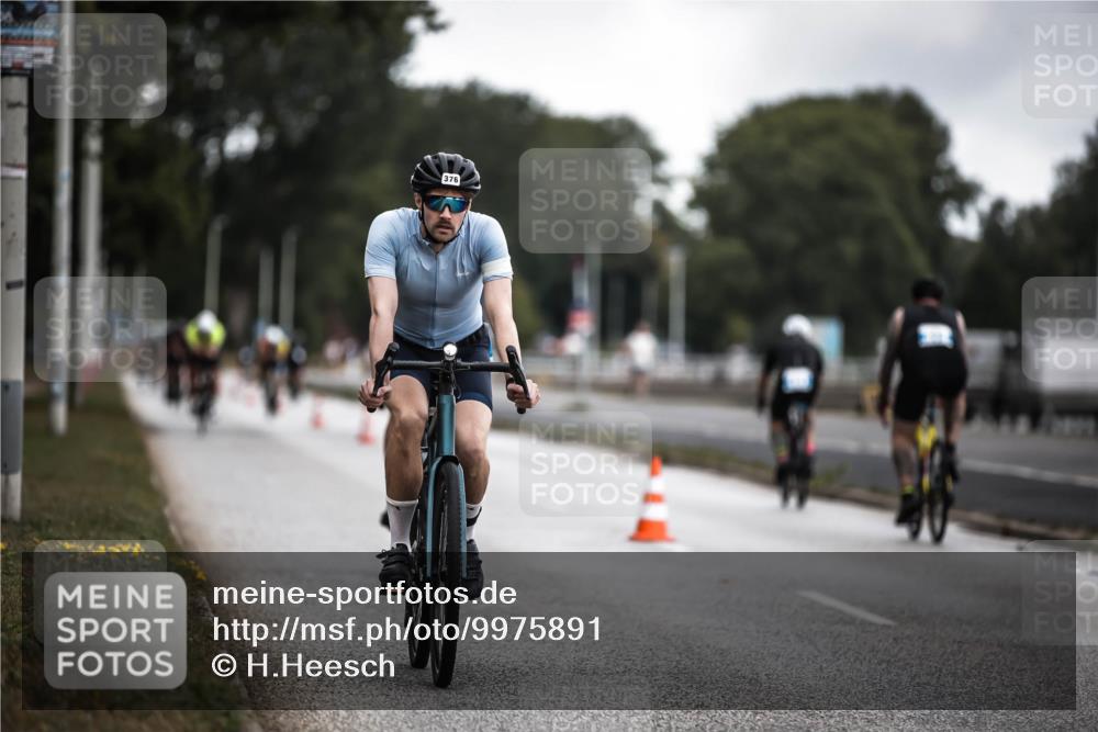 16.08.2026 - KN Förde Triathlon 2026 H.Heesch http://msf.ph/oto/9975891 16.08.2026 11:13:43 Radfahren 331, 360, 376, 386, 406, 430 meine-sportfotos.de