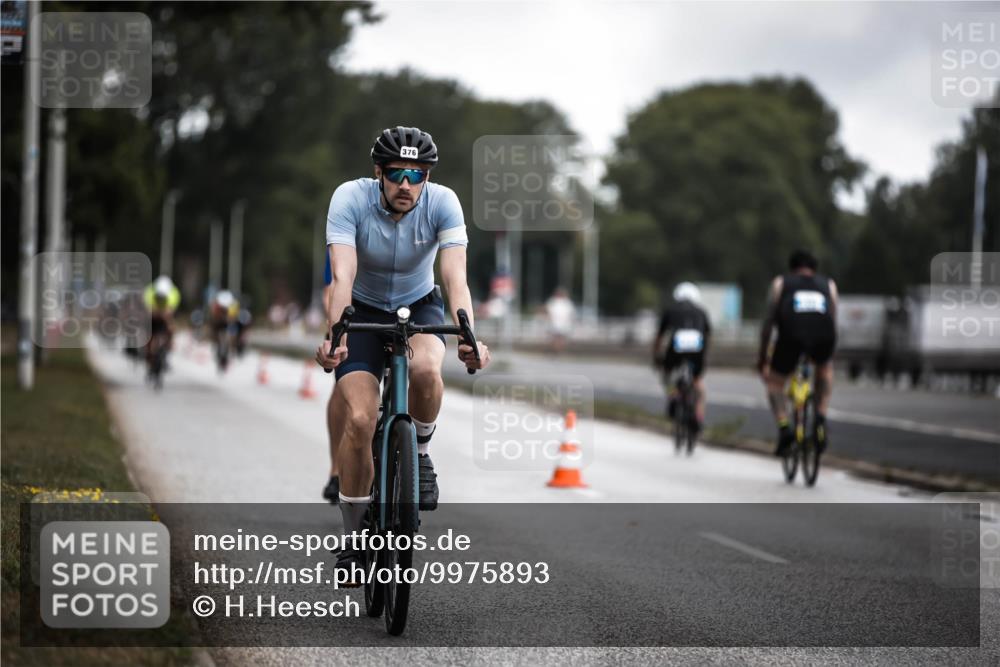 16.08.2026 - KN Förde Triathlon 2026 H.Heesch http://msf.ph/oto/9975893 16.08.2026 11:13:43 Radfahren 331, 360, 376, 386, 406, 430 meine-sportfotos.de