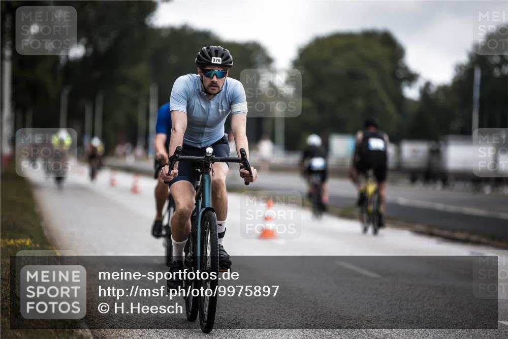16.08.2026 - KN Förde Triathlon 2026 H.Heesch http://msf.ph/oto/9975897 16.08.2026 11:13:43 Radfahren 331, 360, 376, 386, 406, 430 meine-sportfotos.de