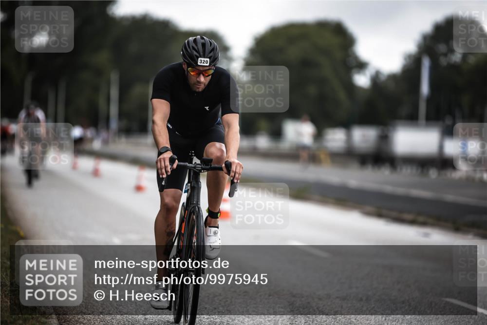 16.08.2026 - KN Förde Triathlon 2026 H.Heesch http://msf.ph/oto/9975945 16.08.2026 11:13:57 Radfahren 320, 409 meine-sportfotos.de