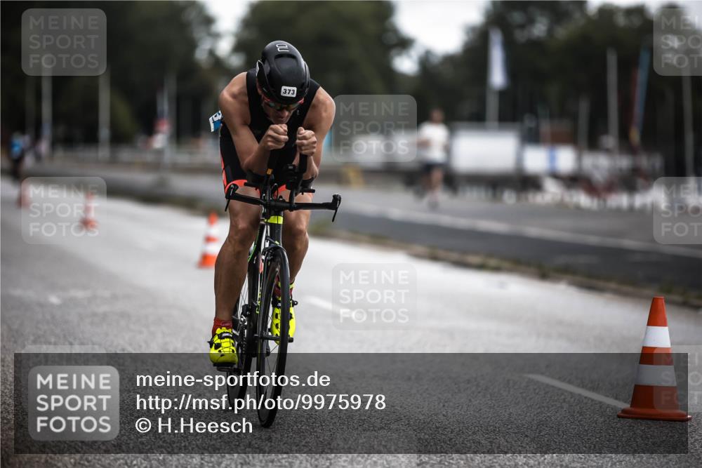 16.08.2026 - KN Förde Triathlon 2026 H.Heesch http://msf.ph/oto/9975978 16.08.2026 11:14:04 Radfahren 337, 373, 381, 401, 402, 409 meine-sportfotos.de