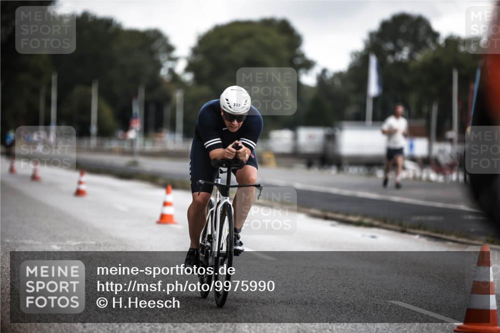 16.08.2026 - KN Förde Triathlon 2026 H.Heesch http://msf.ph/oto/9975990 16.08.2026 11:14:08 Radfahren 337, 401 meine-sportfotos.de