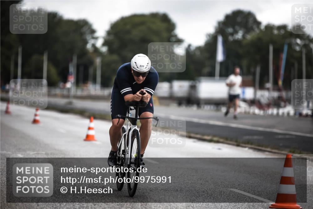 16.08.2026 - KN Förde Triathlon 2026 H.Heesch http://msf.ph/oto/9975991 16.08.2026 11:14:08 Radfahren 337, 401 meine-sportfotos.de