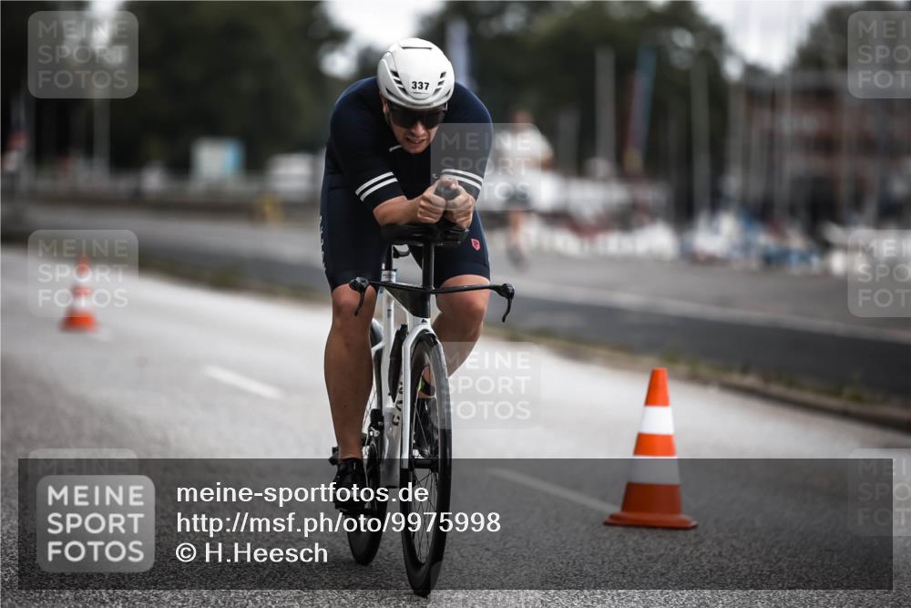 16.08.2026 - KN Förde Triathlon 2026 H.Heesch http://msf.ph/oto/9975998 16.08.2026 11:14:08 Radfahren 337, 401 meine-sportfotos.de