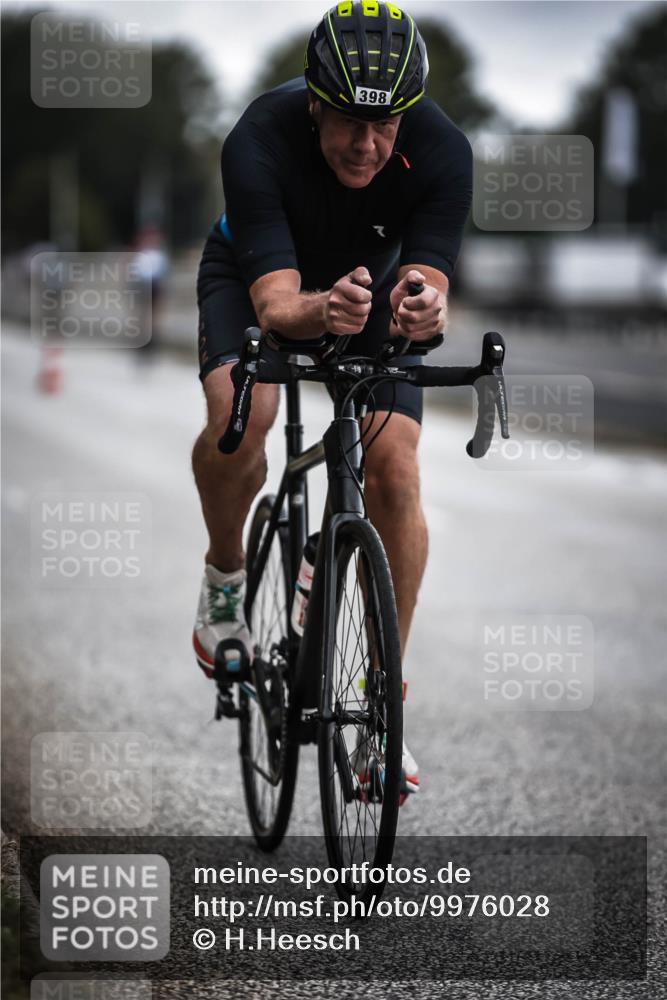 16.08.2026 - KN Förde Triathlon 2026 H.Heesch http://msf.ph/oto/9976028 16.08.2026 11:14:34 Radfahren 398, 432 meine-sportfotos.de