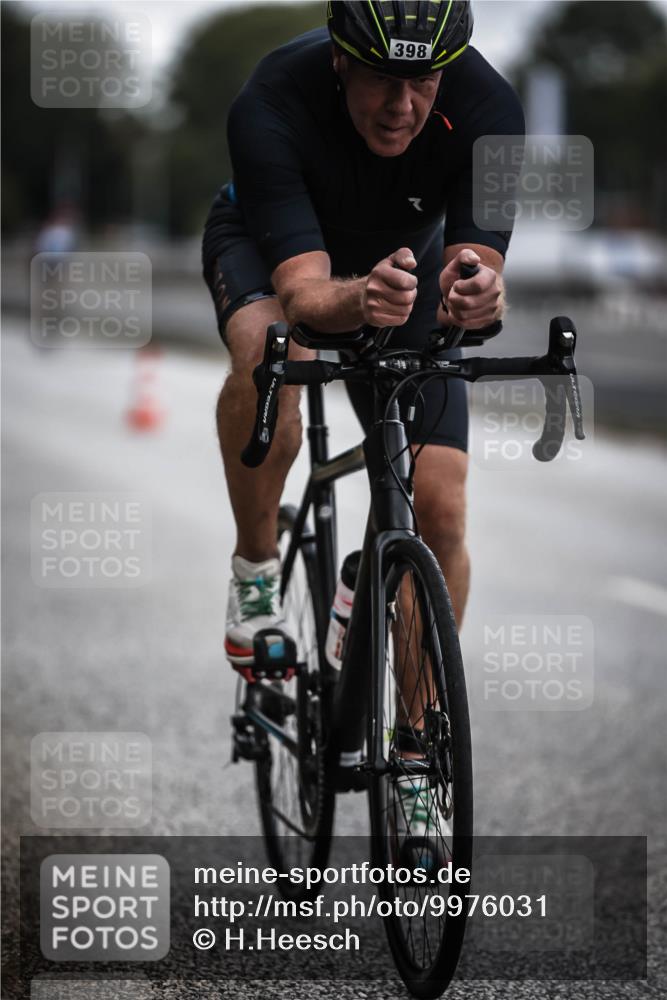 16.08.2026 - KN Förde Triathlon 2026 H.Heesch http://msf.ph/oto/9976031 16.08.2026 11:14:34 Radfahren 398, 432 meine-sportfotos.de