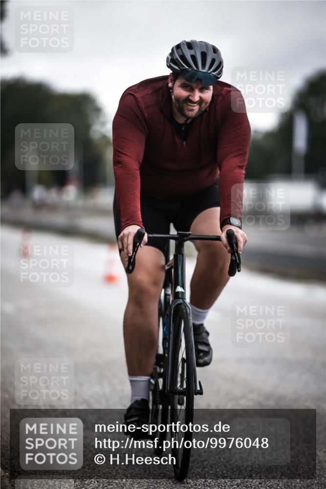 16.08.2026 - KN Förde Triathlon 2026 H.Heesch http://msf.ph/oto/9976048 16.08.2026 11:14:44 Radfahren 328, 350, 370, 396, 400 meine-sportfotos.de