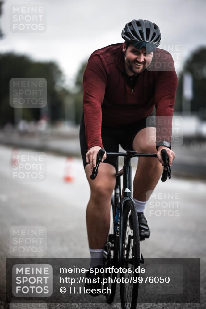 16.08.2026 - KN Förde Triathlon 2026 H.Heesch http://msf.ph/oto/9976050 16.08.2026 11:14:44 Radfahren 328, 350, 370, 396, 400 meine-sportfotos.de