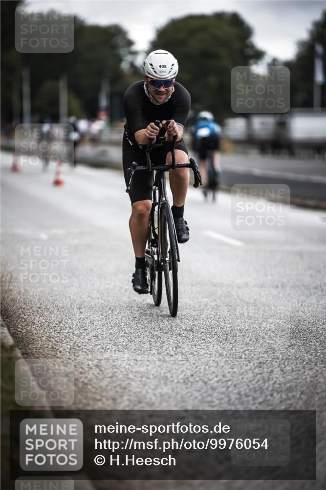 16.08.2026 - KN Förde Triathlon 2026 H.Heesch http://msf.ph/oto/9976054 16.08.2026 11:14:52 Radfahren 396, 408, 803 meine-sportfotos.de