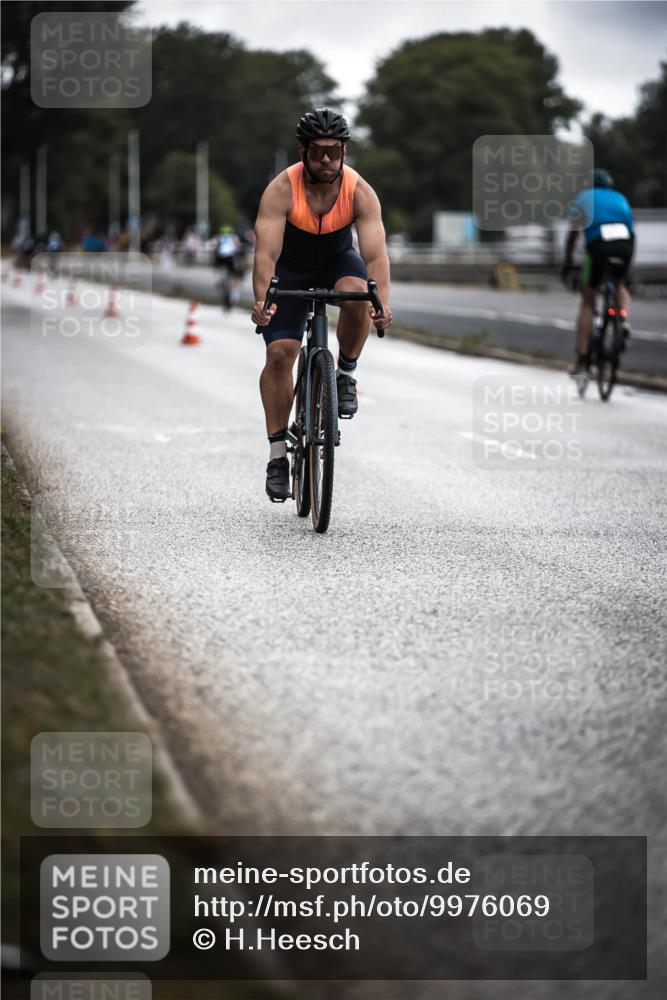 16.08.2026 - KN Förde Triathlon 2026 H.Heesch http://msf.ph/oto/9976069 16.08.2026 11:15:04 Radfahren 322, 334, 345, 358 meine-sportfotos.de