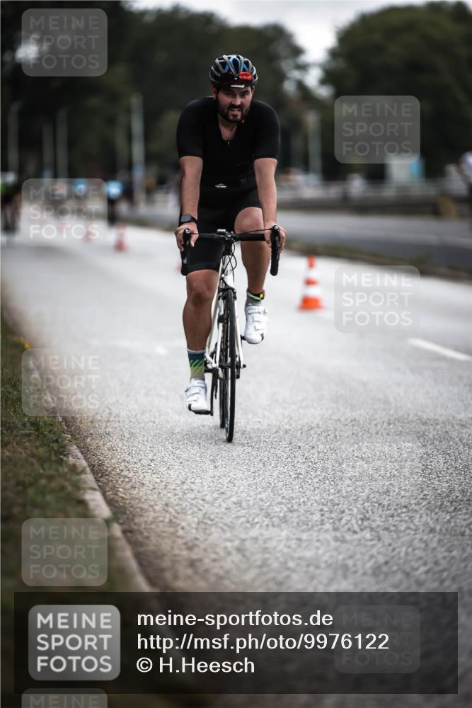 16.08.2026 - KN Förde Triathlon 2026 H.Heesch http://msf.ph/oto/9976122 16.08.2026 11:15:21 Radfahren 341, 355, 359, 367, 374, 378, 407, 802 meine-sportfotos.de