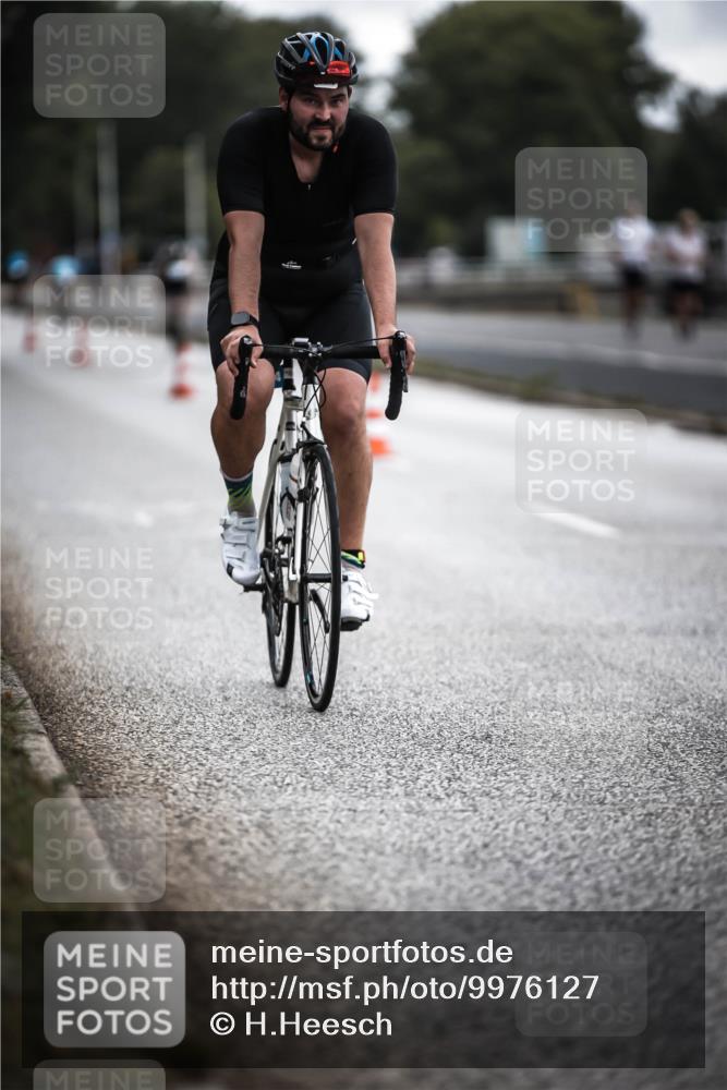 16.08.2026 - KN Förde Triathlon 2026 H.Heesch http://msf.ph/oto/9976127 16.08.2026 11:15:21 Radfahren 341, 355, 359, 367, 374, 378, 407, 802 meine-sportfotos.de