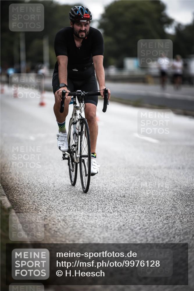 16.08.2026 - KN Förde Triathlon 2026 H.Heesch http://msf.ph/oto/9976128 16.08.2026 11:15:21 Radfahren 341, 355, 359, 367, 374, 378, 407, 802 meine-sportfotos.de