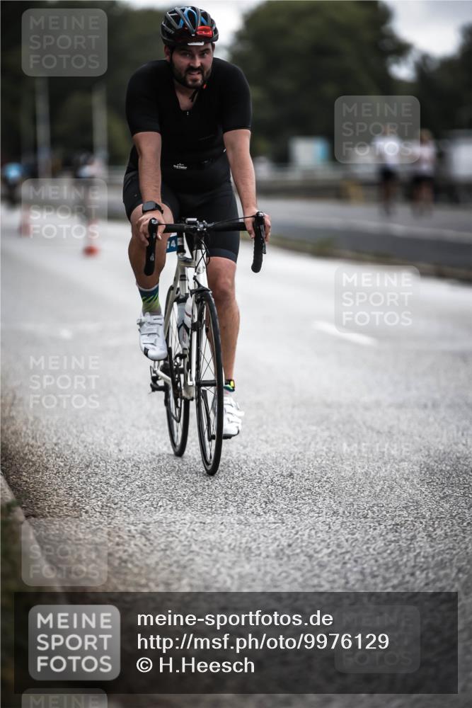 16.08.2026 - KN Förde Triathlon 2026 H.Heesch http://msf.ph/oto/9976129 16.08.2026 11:15:21 Radfahren 341, 355, 359, 367, 374, 378, 407, 802 meine-sportfotos.de
